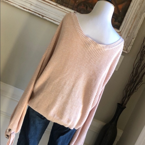 Super Cute Sleeve Detail Sweater Size M - Picture 4 of 4